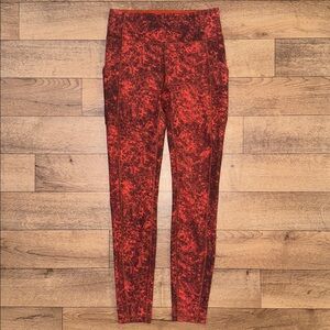 Lululemon Size 6 Invigorate High-Rise Tight
Denim Wash Print Autumn Red Black